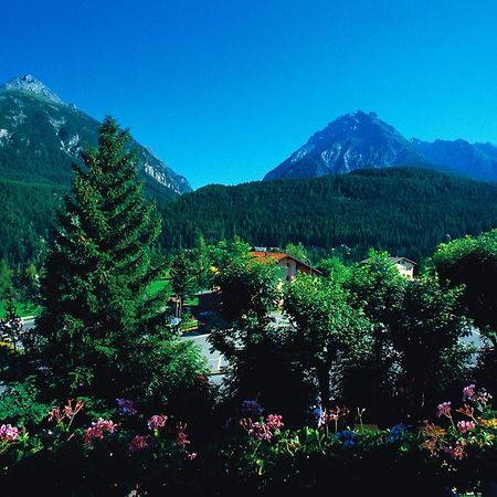 Hotel Bellaval Scuol Exterior foto