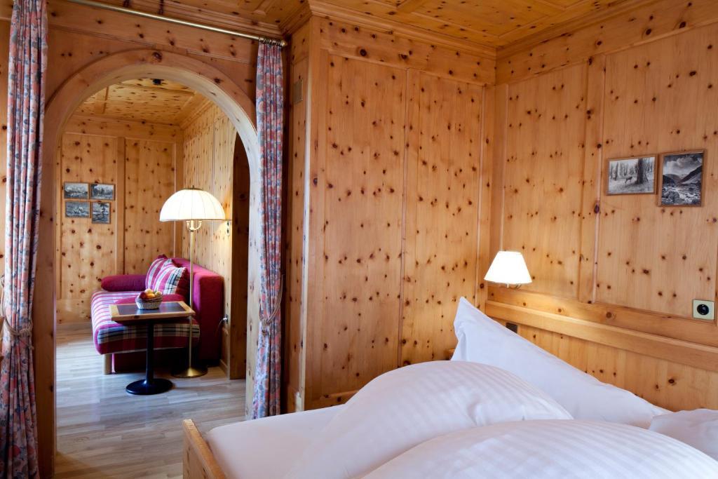 Hotel Bellaval Scuol Quarto foto